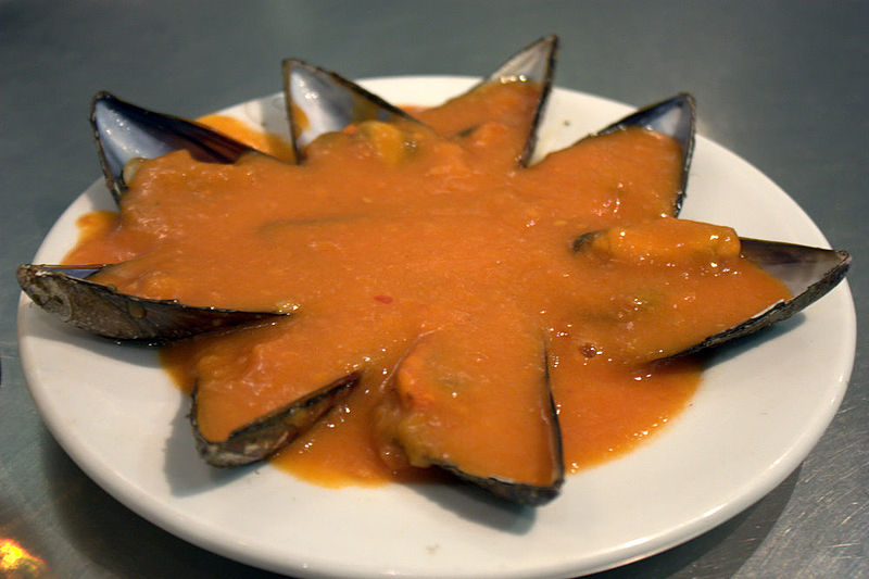 Mejillones en salsa. Foto de Krista, CC BY 2.0