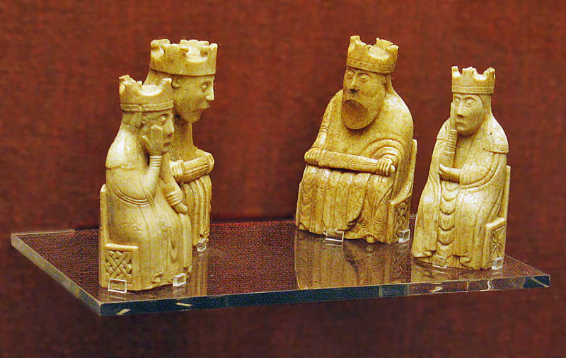 Piezas del ajedrez de Lewis datadas del siglo XII
